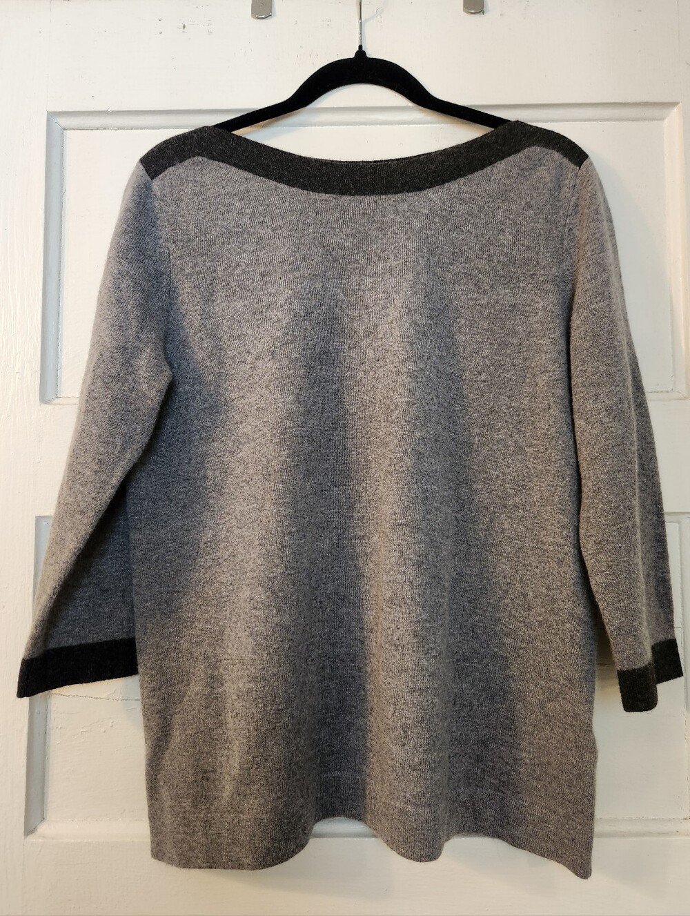 InCashmere Sweater, Heathered Light & Dark Gray 100% cashmere Sz Large Cozy Soft